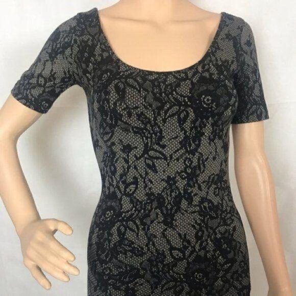 XXI Dress Size S Black Floral Short Sleeve - Picture 2 of 8